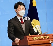 '인턴 성폭행 논란' 포항 김병욱..선거법 위반 1심서 벌금 150만원