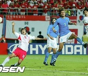 "2002 WC 안정환 골, '축구계 최대 도둑' 평가" 日 매체