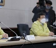 권덕철 장관 "코로나19 접종인력 관련 의료계의 적극적 협조 부탁"