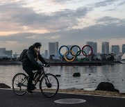 도쿄올림픽 관중 '일본 내 체류자로 한정' 검토