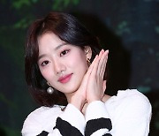 [bnt포토] 에이프릴 진솔 '진주 귀걸이를 한 소녀'