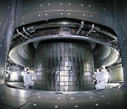 [한 컷] 인공태양에 도전하는 핵융합에너지연구원