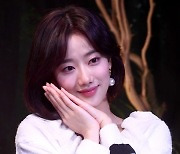 [포토] 에이프릴 이나은, '예쁘다는 말로 부족해~'