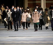 일본, 코로나 19 신규 확진자 3000명대로 줄어..하루 사망자는 96명