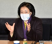 박영선 "내가 원조 친문..서울 지지율 역전 '박영선 효과'"