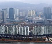 고양시 아파트 단지 인근 온수 배관 누수.."난방 문제 없어"