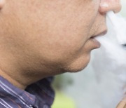 액상형 전자담배 흡연자 10명 중 8명, 금연구역서 몰래 핀다
