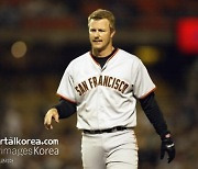 HoF 논란 속 묻힌 '2루수 역대 최다 홈런 주인공' 제프 켄트 [MLB 초점]