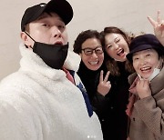심진화♥김원효, 어머니들과 행복한 일상 "너무너무 사랑하는 우리 엄마들"