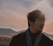 KCM, 네이버웹툰 '바른연애 길잡이' OST 여덟 번째 주자..'흑백사진' 리메이크