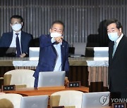 김종인 '文정부 이적행위' 발언 논란..이낙연 "내 눈을 의심" vs 홍준표 "틀린말 없다"