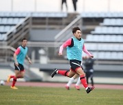 김학범호 수원 FC에 2-1 역전승, K리그팀 상대 3연승