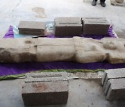 수박 심으려다 '500년전 여인 조각상' 발견한 멕시코 농부