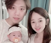 '윤전일♥' 김보미, 아들 퇴원 후 가족사진 촬영.."같이 있어 행복해"[★해시태그]