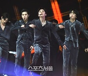 [포토]서울가요대상 무대 빛내는 뉴이스트