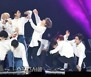 [포토]서울가요대상 무대에 오른 세븐틴