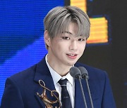 강다니엘, '서울가요대상' 본상 트로피!