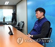 연합뉴스와 인터뷰하는 양경수 민주노총 위원장