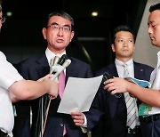일본 차기 총리 1위 고노, 스가는 아베 뒤인 5위로 추락