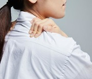 [강남세브란스병원과 함께하는 건강 Tip] 담 결린 것처럼 목·어깨·팔 찌릿? 혹시 근막동통증후군