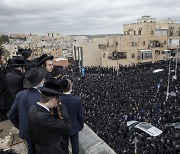 이스라엘 초정통파 신도 2만명, 노마스크 장례 논란
