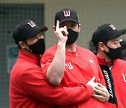 [MD포토] 최정 '로맥 보고 싶었어'