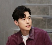 '새해전야' 김강우 "난 아들만 둘인 아빠..머슴도 되고 호랑이도 돼" [인터뷰②]