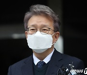 권칠승 "복합몰도 의무휴업 필요..대형마트 휴업, 소상공인에 기여"