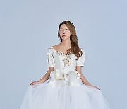 [화보] 허밍베리 윤서하, 화이트 드레스로 선보인 '순백의 아름다움'