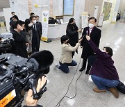 정의용 "USB 미국에도 줬다..북한과 원전 전혀 거론 안 해"