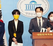 與, 임성근 판사 탄핵소추안 발의..국민의힘 "대법원장 탄핵 논의" 맞불