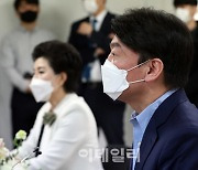 [포토]간호조무사 현장 간담회, '인사말 하는 안철수 대표'