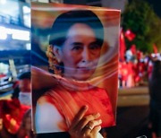 美 "미얀마 사태는 쿠데타..대외원조 재검토"