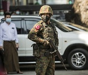 미국의 '미얀마 제재'..반사이익 셈하는 중국