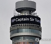 BRITAIN CAPTAIN TOM DEATH