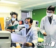 북한, 보건 사업 강화 선전.."병원 현대화와 전염병 약품 개발"