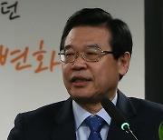 '서울역 쪽방촌 정비방안' 관련 발언하는 성장현 구청장