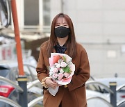 [E포토] 에이프릴 레이첼, '졸업식 향하는 발걸음'