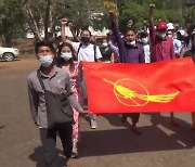 미얀마 쿠데타 반대 시위 확산..군부 장기집권 꿈꾸나?