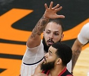 [NBA] '왕년의 랩터스' 드로잔, 밴블릿에게 유쾌한 축하 전해