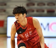 [KBL] 막판 집중력 보인 KGC, 연장 접전 끝에 KT에 역전승