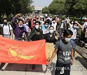 미얀마 대학가서 수백명 쿠데타 항의..日업체 "군과 계약해지"(종합2보)