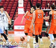 전자랜드 'KCC에 79-71 짜릿한 역전승' [MK포토]