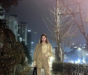 나나 '길거리에서 런웨이'