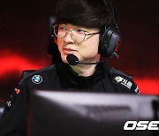 '페이커' 이상혁, "LCK 400승 최초라 값져, 나이 편견 깨겠다" [오!쎈 인터뷰]