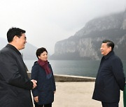 시진핑 "위대한 중국 번영하고 강대해야"..미중 갈등 격화될까