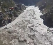 '히말라야 빙하' 무너져 강물 범람..인도서 150명 사망 추정