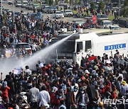 AFP "미얀마, 만달레이시 7곳에 계엄령 발동"