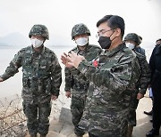 서욱, 설연휴 맞아 강화도 군부대 방문..대비태세 점검