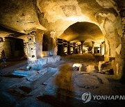 ITALY MONUMENTS SAN GENNARO CATACOMBS